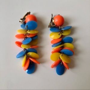 Vintage 1960s mod clip on earrings. Cute!